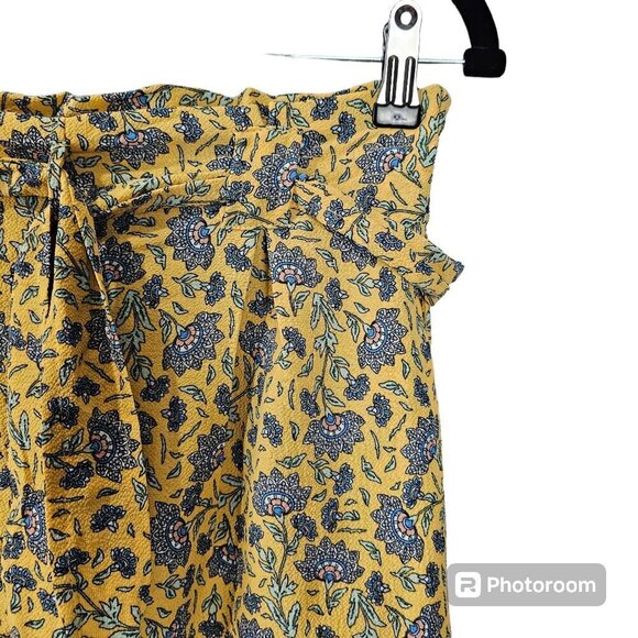 Max Studio Paper bag High Waisted Floral Crepe Tie Waist Shorts - Picture 4 of 8